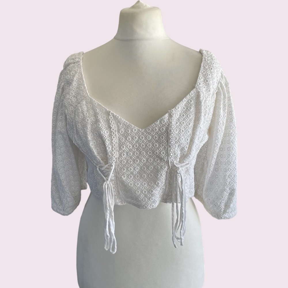 PRETTYLITTLE THING White Broderie Anglaise Bohemian Cropped Top Size 12 - Picture 1 of 8